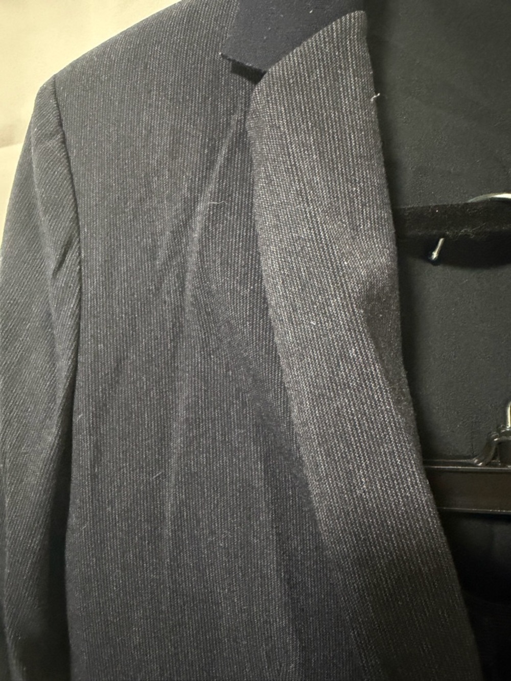T Tahari Women’s Navy Single-Button Suit Jacket and Trousers - Picture 3 of 12